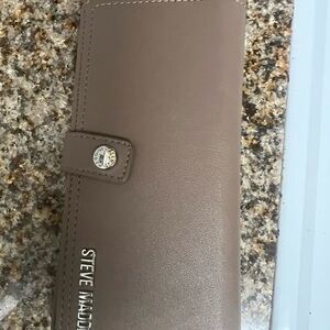 Steve Madden Beige Wallet